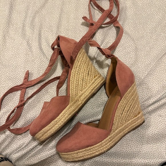 Pink heels - Picture 3 of 3